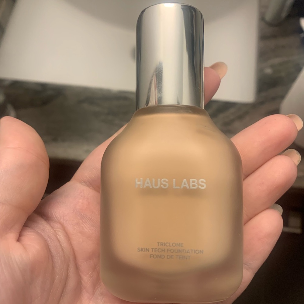 Haus Labs Foundation - Light 130